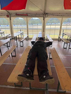 Menschen auf Tisch, 5. Enke Impulscamp am Nürburgring