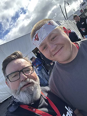 Selfie mit 2 Menschen auf dem 5. Enke Impulscamp am Nürburgring