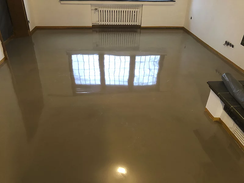 Fertig aufgetragenen Betoncoat Beschichtung PUR