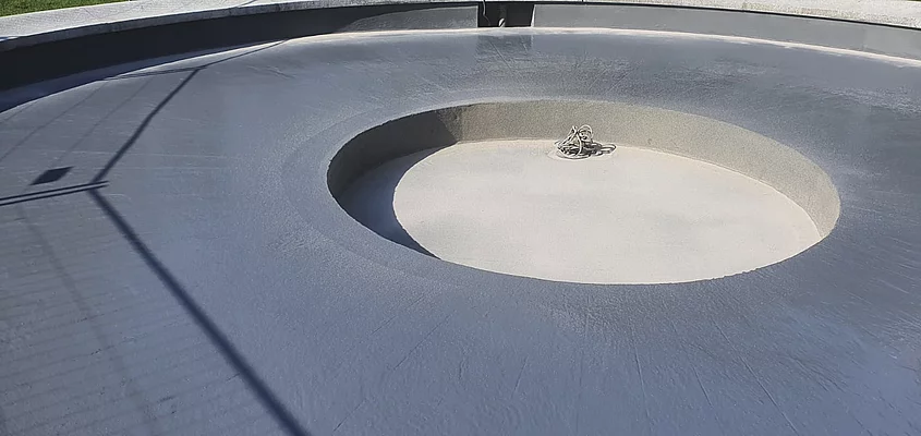 Brunnenplatte mit Enkolan behandelt