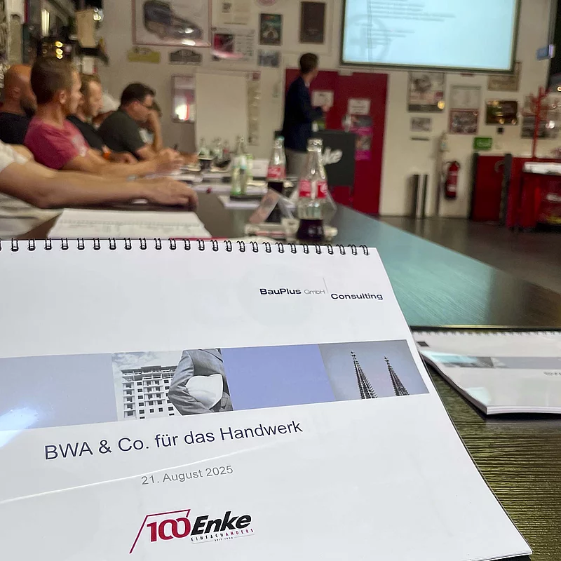 Schulungsunterlage in Schulung bei Enke in der "Roten Hölle"