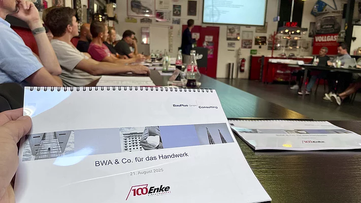 Schulungsunterlage in Schulung bei Enke in der "Roten Hölle"