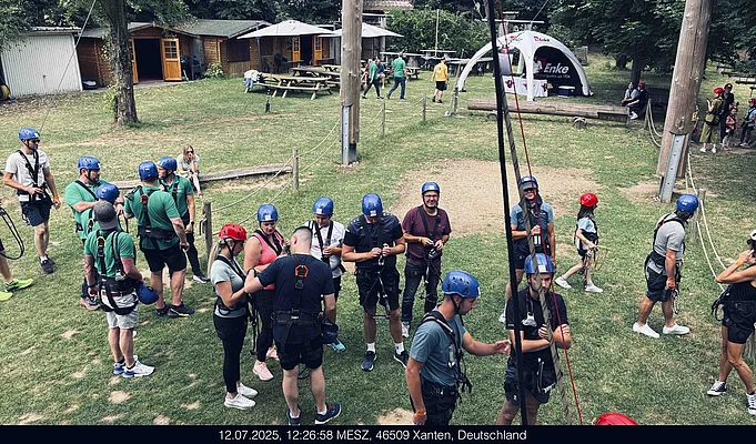 Enke Mitarbeitender auf dem Enke Sommerfest 2026