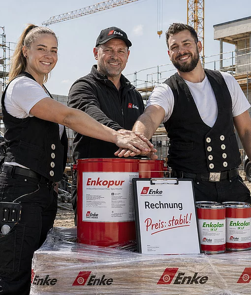 Gruppenbild Zimmerer mit Enke Produkten