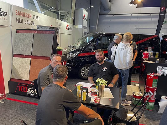 Besprechung auf dem Enke Messestand auf der Nordbau