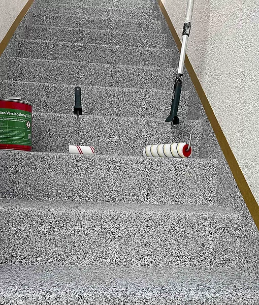 fertige Treppe mit Enkolan bearbeitet