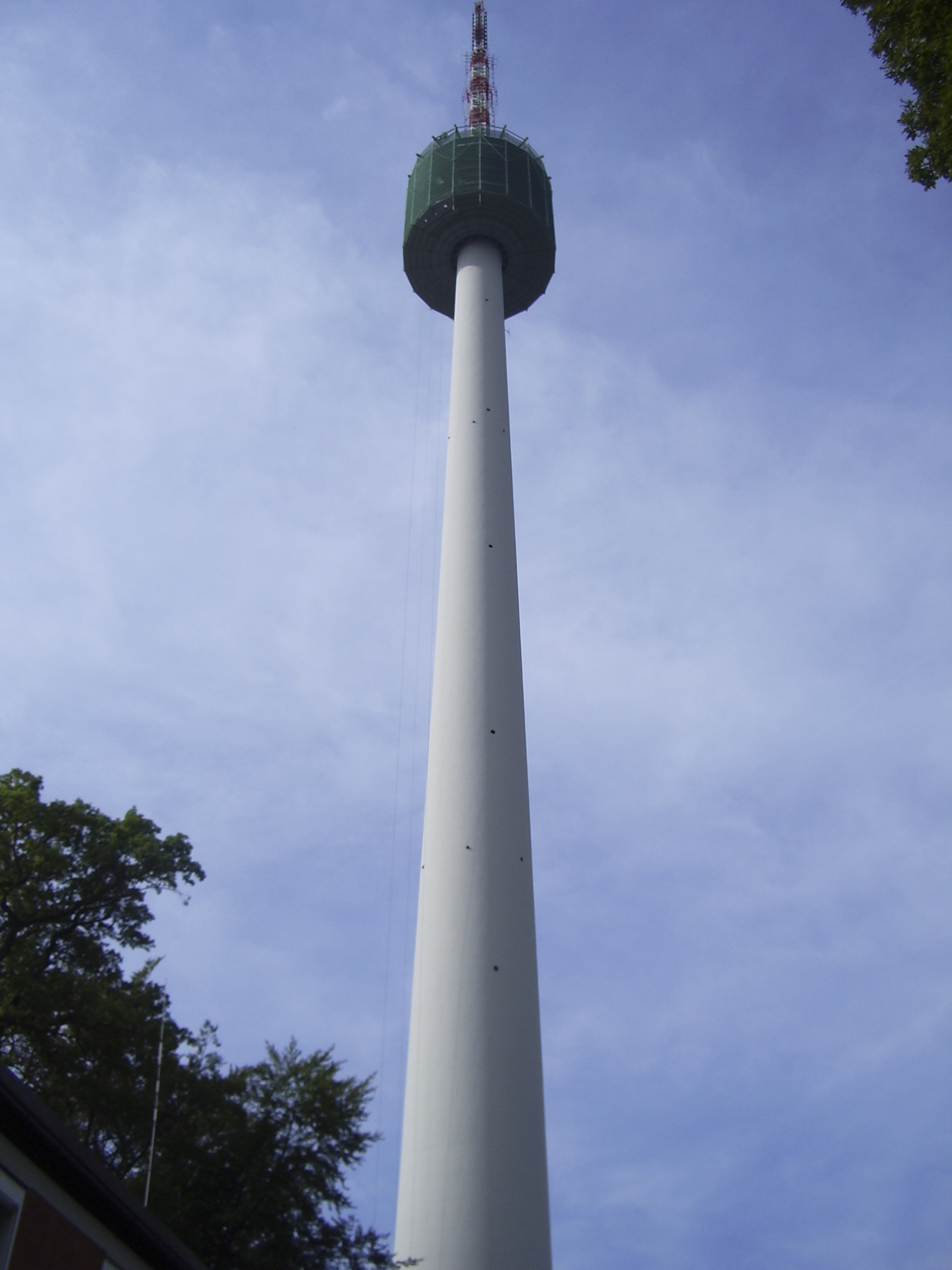 Imagem da torre de televisão em Estugarda